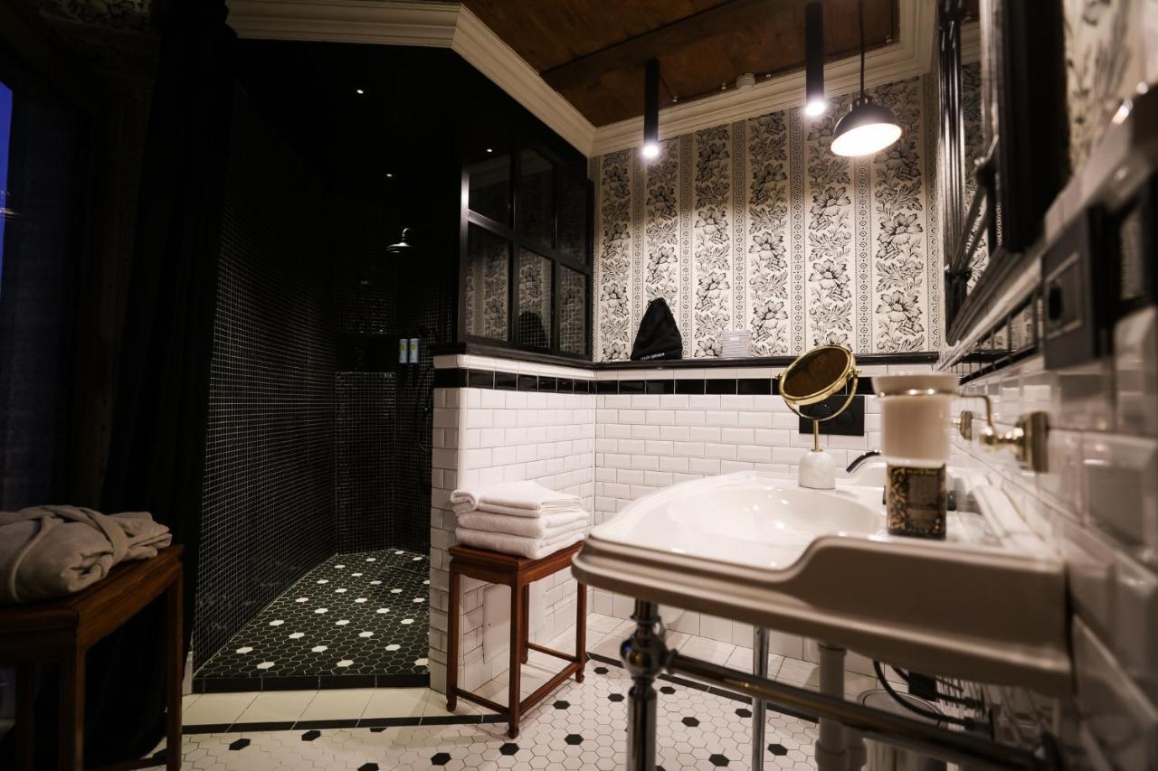 La Piazzetta degli Artisti - Boutique B&B Bossolasco Esterno foto