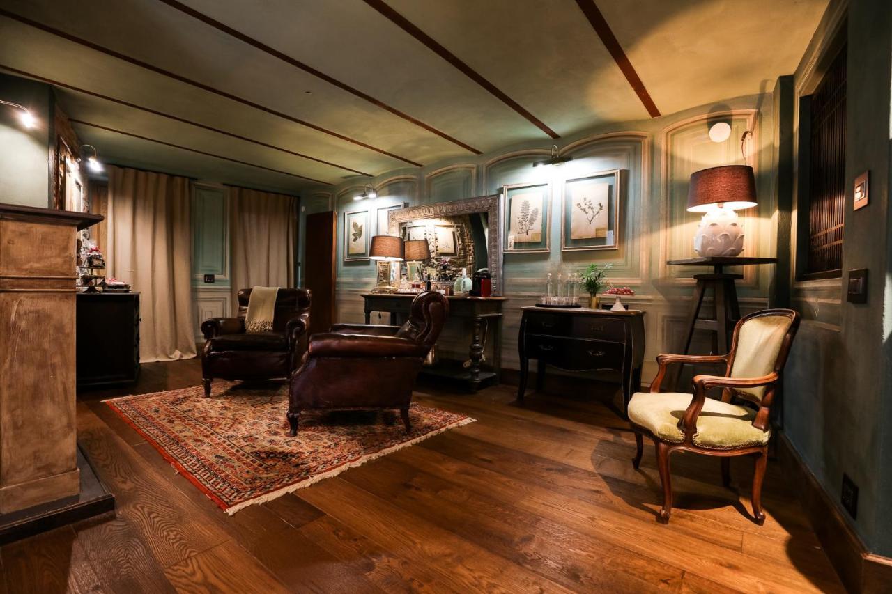 La Piazzetta degli Artisti - Boutique B&B Bossolasco Esterno foto