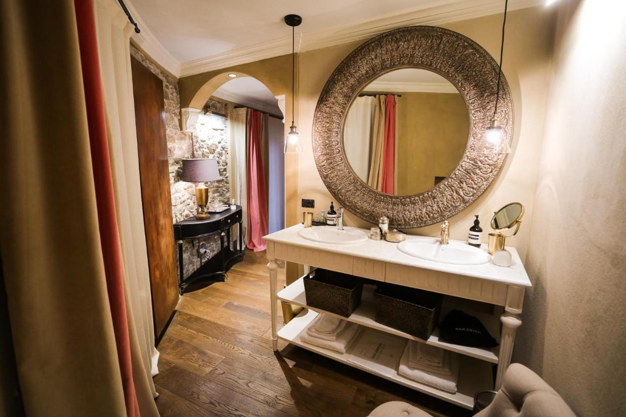 La Piazzetta degli Artisti - Boutique B&B Bossolasco Esterno foto