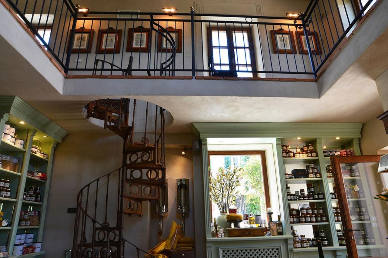 La Piazzetta degli Artisti - Boutique B&B Bossolasco Esterno foto