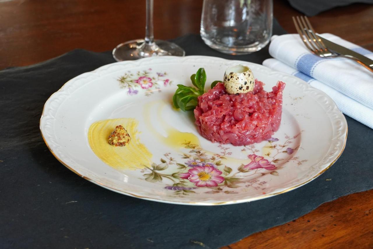 La Piazzetta degli Artisti - Boutique B&B Bossolasco Esterno foto