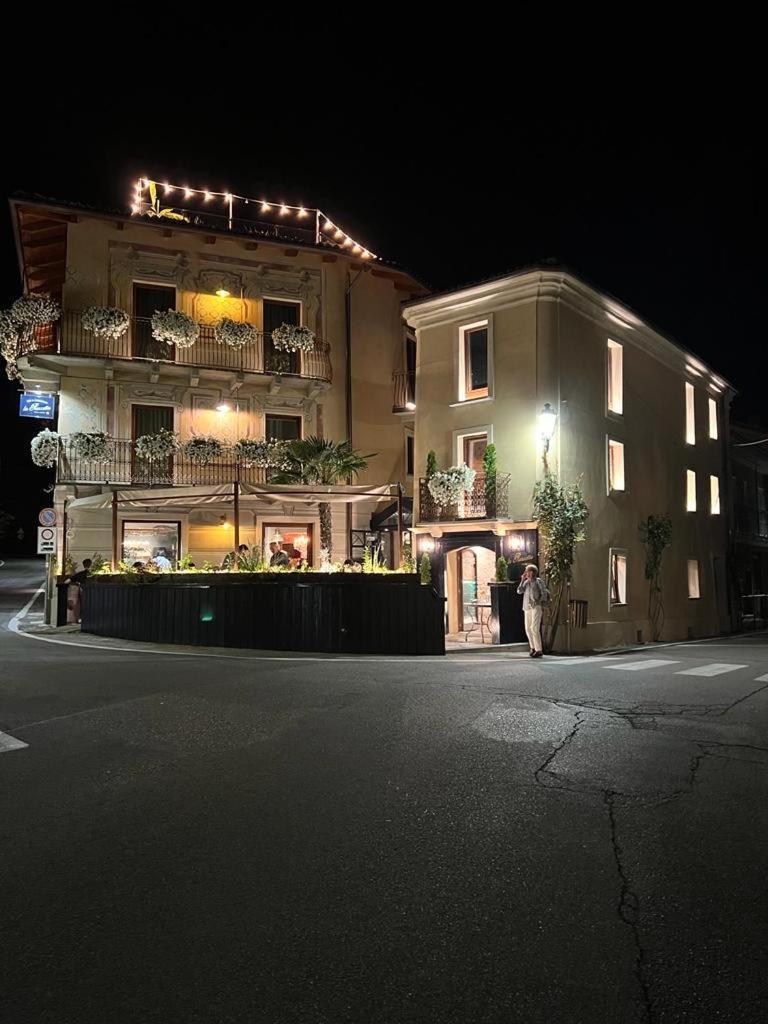 La Piazzetta degli Artisti - Boutique B&B Bossolasco Esterno foto